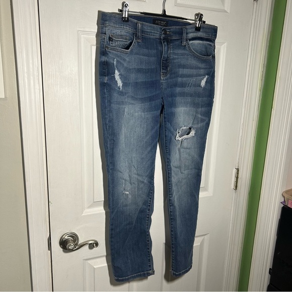 Judy Blue Boyfriend Fit Stretch Denim Distressed JB8275MD Size 11/30 Distressed - Picture 2 of 16